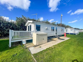 Lovely Dog Friendly Caravan For Hire At California Cliffs, Norfolk Ref 50027K